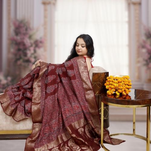 AJRAKH DOLA SILK SAREE (WINE) WITH NAKSHI ZARI PALLU