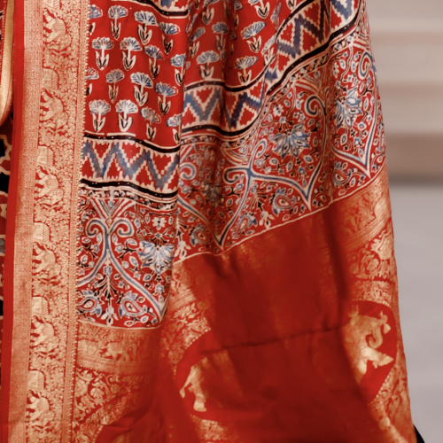 AJRAKH DOLA SILK SAREE (RED) WITH NAKSHI ZARI PALLU