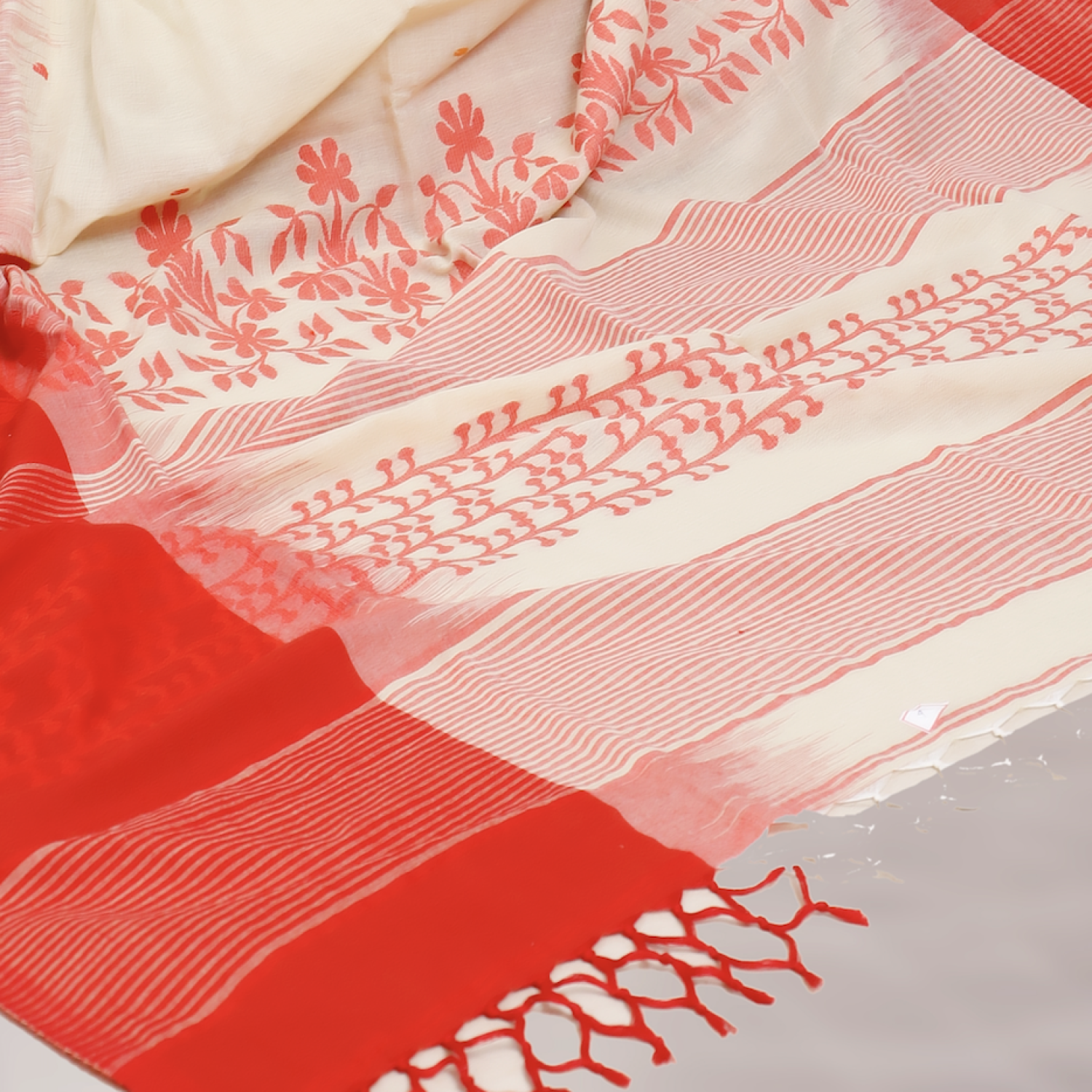 Bengal Handwoven Cotton Ikkat Saree – Off White & Red
