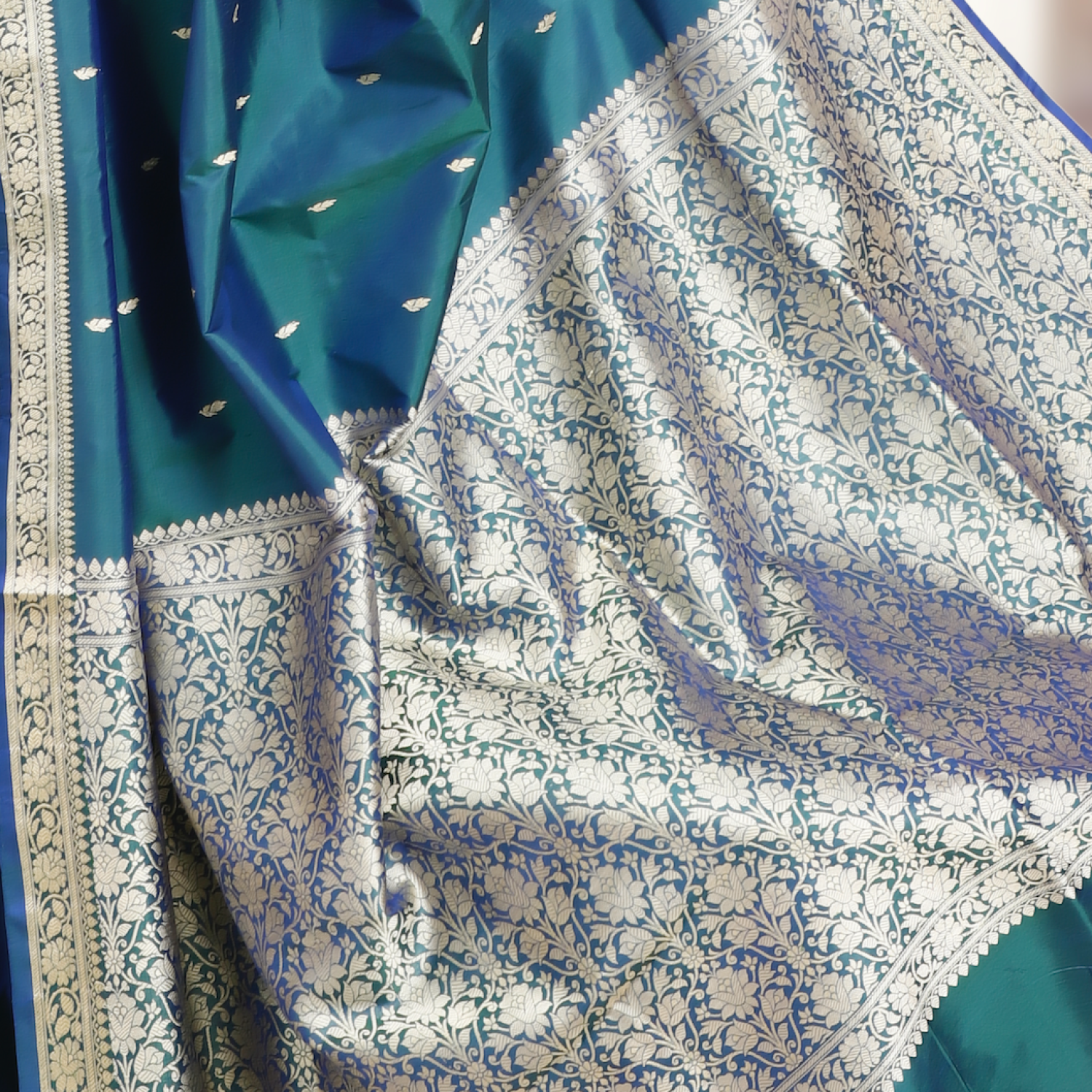 Dual Tone Green & Blue Katan Resham Kadwa Banarasi Silk Saree